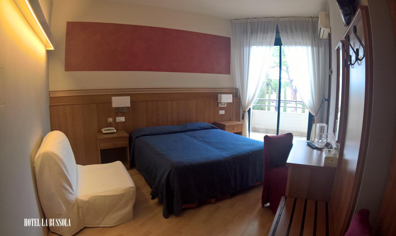 Hotel La Bussola Padenghe sul Garda Exterior foto